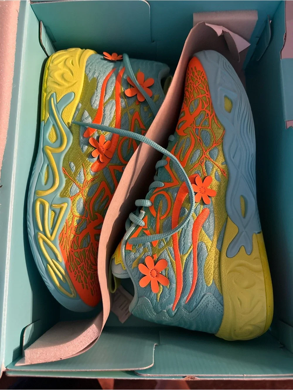 PUMA Scooby-Doo x MB.04 Mystery Machine Blue Mid Top Cushioned Authenticity cert